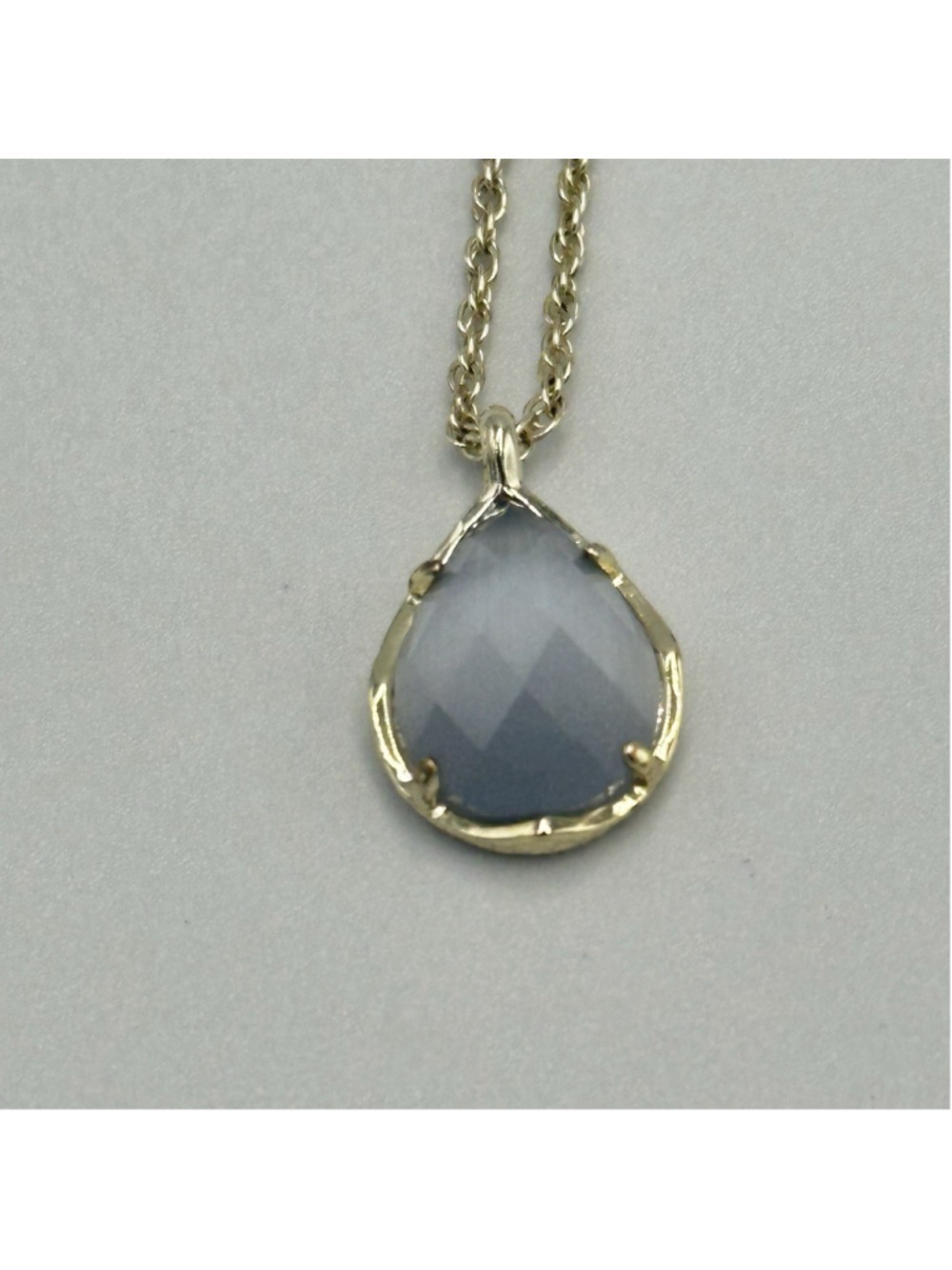 Kendra Scott Kiri Gold Tone Gray Slate Faceted Teardrop Pear Stone Necklace - Picture 5 of 11